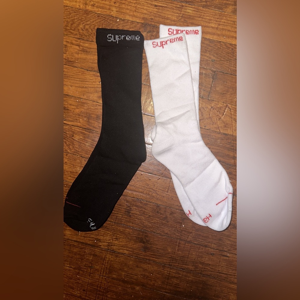 Supreme socks